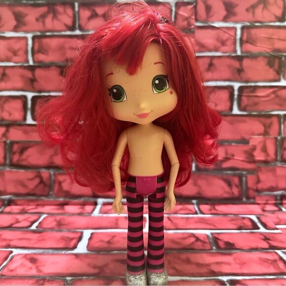 Strawberry Shortcake Doll 10”.5 Rock star - Picture 1 of 8